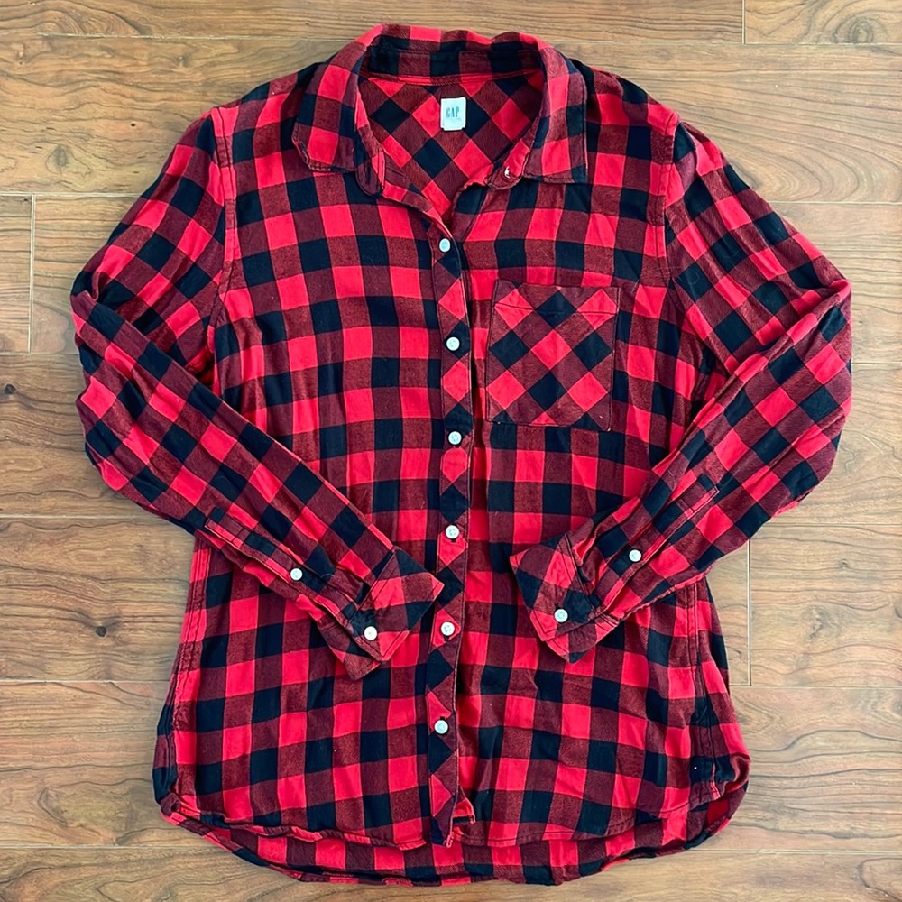 COPY - GAP Black and Red Button Down Flannel Shirt Top